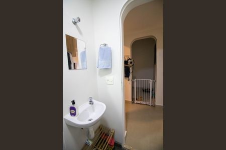 Apartamento à venda com 280m², 4 quartos e 4 vagas Apartamento à venda com 280m², 4 quartos e 4 vagasBanheiro de Serviço