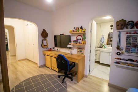 Apartamento à venda com 280m², 4 quartos e 4 vagas Apartamento à venda com 280m², 4 quartos e 4 vagasSuíte 2
