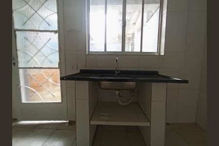 Casa para alugar com 1 quarto, 45m² em Jardim Santo Elias, São Paulo