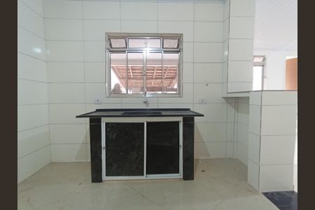 Casa para alugar com 1 quarto, 70m² em Jardim Santo Elias, São Paulo