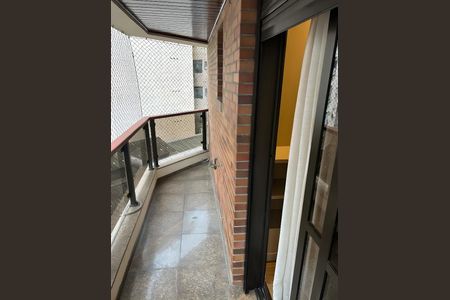 Varanda de apartamento para alugar com 3 quartos, 220m² em Itaim Bibi, São Paulo