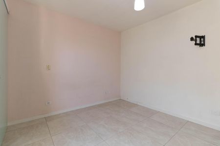 Casa de condomínio à venda com 181m², 3 quartos e 2 vagas Casa de condomínio à venda com 181m², 3 quartos e 2 vagasSuíte