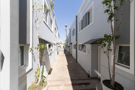 Casa de condomínio à venda com 181m², 3 quartos e 2 vagas Casa de condomínio à venda com 181m², 3 quartos e 2 vagasÁrea Comum
