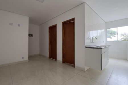 Sala de apartamento para alugar com 1 quarto, 30m² em Jardim Vila Galvao, Guarulhos