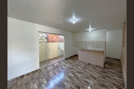 Sala de casa para alugar com 1 quarto, 30m² em Vila Valqueire, Rio de Janeiro