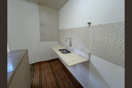 Casa para alugar com 30m², 1 quarto e sem vagaBanheiro