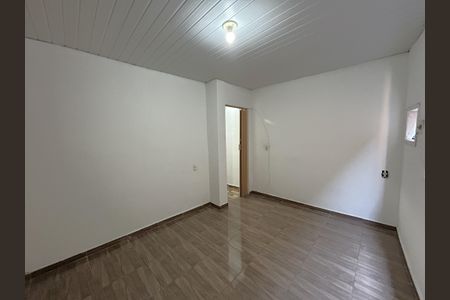 Quarto de casa para alugar com 1 quarto, 30m² em Vila Valqueire, Rio de Janeiro