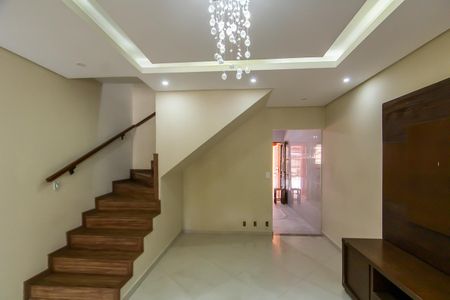 Sala de casa para alugar com 2 quartos, 95m² em Jardim Santa Maria, São Paulo