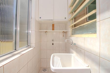 Apartamento à venda com 77m², 2 quartos e sem vaga Apartamento à venda com 77m², 2 quartos e sem vagaCozinha e Área de Serviço