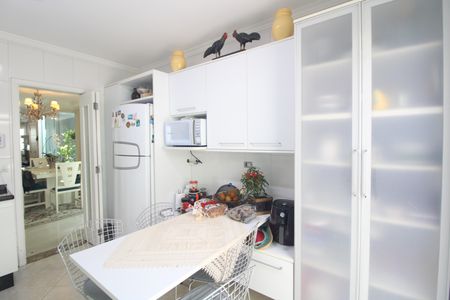 Casa à venda com 170m², 3 quartos e 2 vagasCozinha