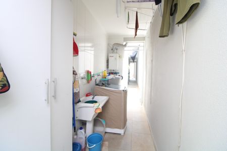 Casa à venda com 170m², 3 quartos e 2 vagasÁrea de Serviço