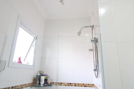 Casa à venda com 170m², 3 quartos e 2 vagasBanheiro da Suíte 2