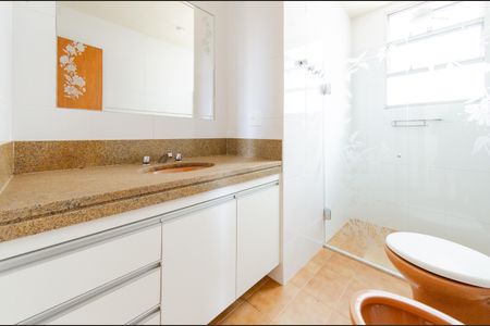 Apartamento à venda com 130m², 4 quartos e 1 vagaBanheiro social