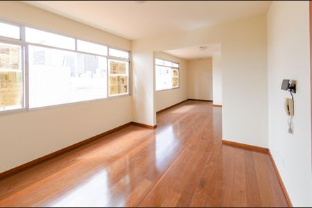 Apartamento à venda com 130m², 4 quartos e 1 vagaSala