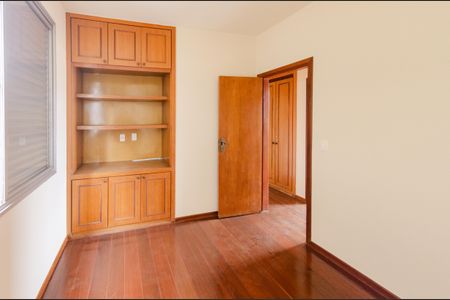 Apartamento à venda com 130m², 4 quartos e 1 vagaQuarto 1