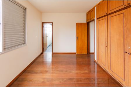 Apartamento à venda com 130m², 4 quartos e 1 vagaSuíte