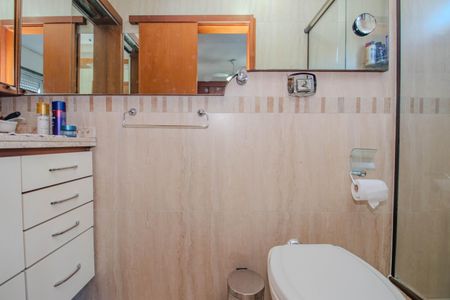 Apartamento à venda com 176m², 2 quartos e 2 vagas Apartamento à venda com 176m², 2 quartos e 2 vagasBanheiro da Suíte