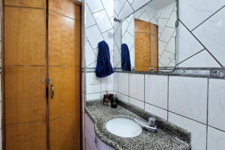Apartamento à venda com 54m², 2 quartos e 1 vagaBanheiro Social