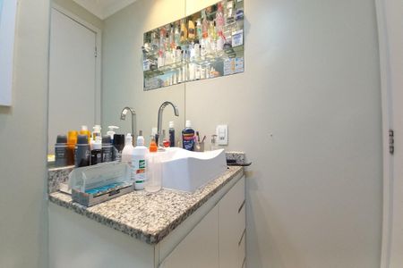 Apartamento à venda com 64m², 2 quartos e 1 vaga Apartamento à venda com 64m², 2 quartos e 1 vagaBanheiro da Suíte