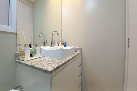 Apartamento à venda com 64m², 2 quartos e 1 vaga Apartamento à venda com 64m², 2 quartos e 1 vagaBanheiro Social