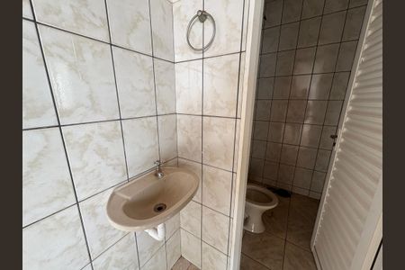 Casa de condomínio para alugar com 138m², 3 quartos e 2 vagas Casa de condomínio para alugar com 138m², 3 quartos e 2 vagasBanheiro de serviço