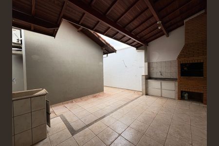 Casa de condomínio para alugar com 138m², 3 quartos e 2 vagas Casa de condomínio para alugar com 138m², 3 quartos e 2 vagasChurrasqueira