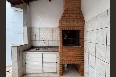 Casa de condomínio para alugar com 138m², 3 quartos e 2 vagas Casa de condomínio para alugar com 138m², 3 quartos e 2 vagasChurrasqueira
