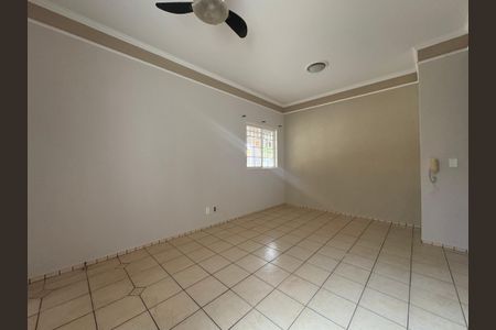 Sala de casa de condomínio para alugar com 3 quartos, 138m² em (l-10), Ribeirão Preto