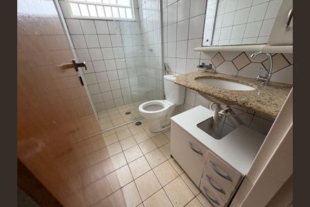 Casa de condomínio para alugar com 138m², 3 quartos e 2 vagas Casa de condomínio para alugar com 138m², 3 quartos e 2 vagasBanheiro da Suíte
