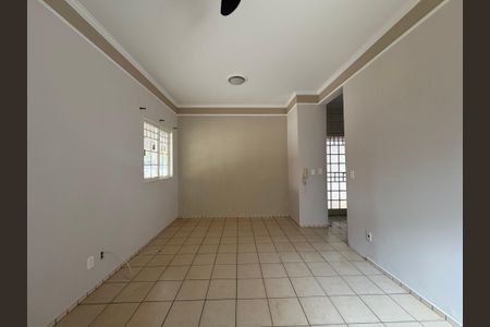 Sala de casa de condomínio para alugar com 3 quartos, 138m² em (l-10), Ribeirão Preto