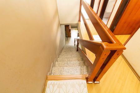 Casa à venda com 120m², 3 quartos e 3 vagas Casa à venda com 120m², 3 quartos e 3 vagasEscada