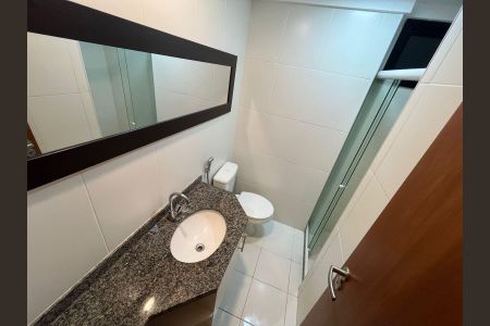 Banheiro 2 de apartamento para alugar com 2 quartos, 70m² em Caminho das Árvores, Salvador