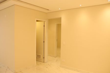 Corredor de apartamento para alugar com 3 quartos, 130m² em Vila Bonfim, Embu das Artes