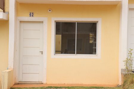 Casa de condomínio para alugar com 80m², 2 quartos e 1 vagaFachada