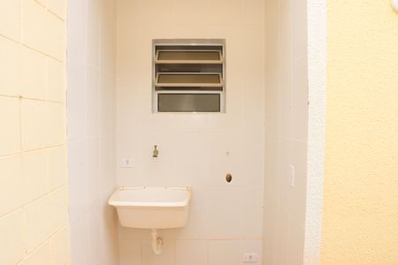 Casa de condomínio para alugar com 80m², 2 quartos e 1 vagaÁrea de Serviço