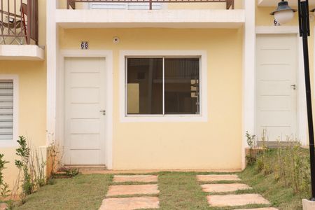 Casa de condomínio para alugar com 80m², 2 quartos e 1 vagaFachada