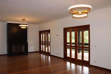Sala 1 de casa de condomínio para alugar com 7 quartos, 570m² em Jardim Passargada I, Cotia
