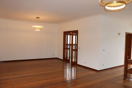 Casa de condomínio para alugar com 570m², 7 quartos e 6 vagasSala 1