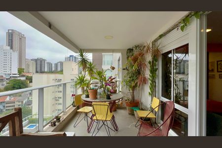 Apartamento para alugar com 80m², 2 quartos e 2 vagas Apartamento para alugar com 80m², 2 quartos e 2 vagasVaranda