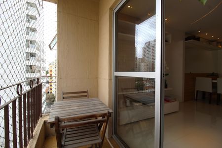 Varanda de apartamento à venda com 2 quartos, 72m² em Vila Olímpia, São Paulo