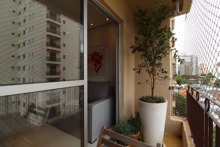 Varanda de apartamento à venda com 2 quartos, 72m² em Vila Olímpia, São Paulo