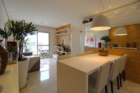 Sala de apartamento à venda com 2 quartos, 72m² em Vila Olímpia, São Paulo