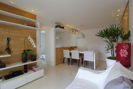 Sala de apartamento à venda com 2 quartos, 72m² em Vila Olímpia, São Paulo