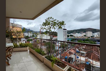 Apartamento à venda com 195m², 3 quartos e 2 vagas Apartamento à venda com 195m², 3 quartos e 2 vagasVaranda da Sala