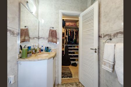 Apartamento à venda com 195m², 3 quartos e 2 vagas Apartamento à venda com 195m², 3 quartos e 2 vagasBanheiro da Suíte 3