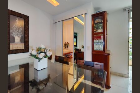 Apartamento à venda com 195m², 3 quartos e 2 vagas Apartamento à venda com 195m², 3 quartos e 2 vagasLavabo