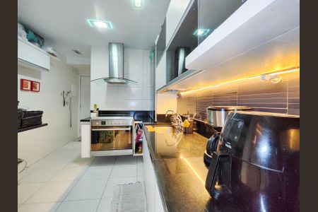 Apartamento à venda com 195m², 3 quartos e 2 vagas Apartamento à venda com 195m², 3 quartos e 2 vagasCozinha