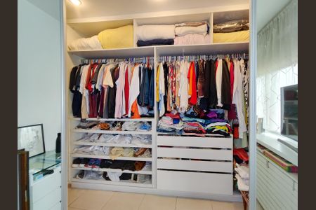 Apartamento à venda com 195m², 3 quartos e 2 vagas Apartamento à venda com 195m², 3 quartos e 2 vagasCloset da suíte 3