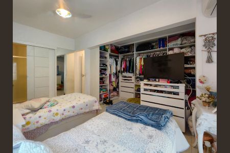 Apartamento à venda com 195m², 3 quartos e 2 vagas Apartamento à venda com 195m², 3 quartos e 2 vagasSuíte 2