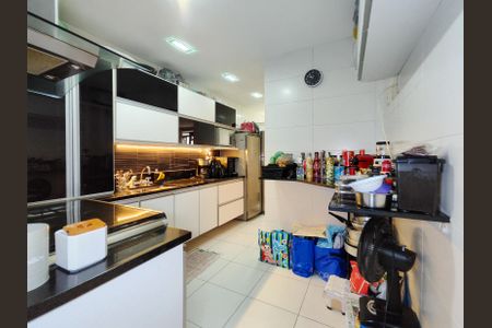 Apartamento à venda com 195m², 3 quartos e 2 vagas Apartamento à venda com 195m², 3 quartos e 2 vagasCozinha